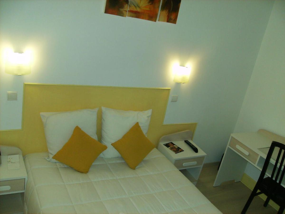 Hotel Pedussaut Сен-Годанс Екстериор снимка