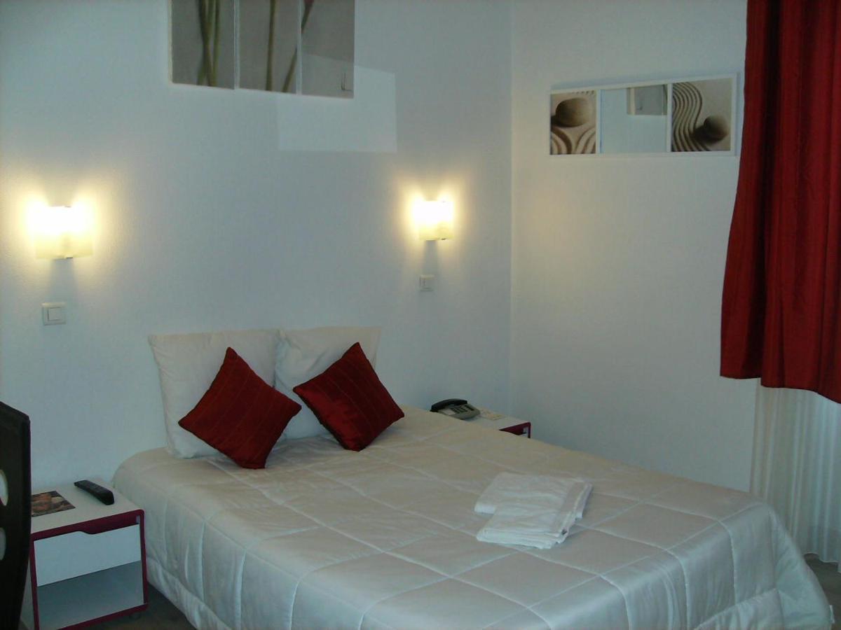 Hotel Pedussaut Сен-Годанс Екстериор снимка